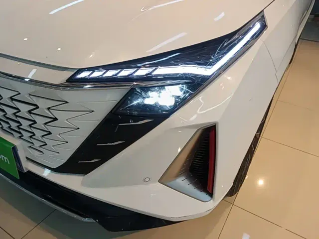 Changan Z6 — Фото автомобиля 23