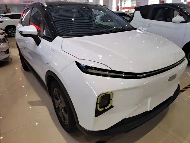 Geely Geometry E Firefly — Фото автомобиля 3