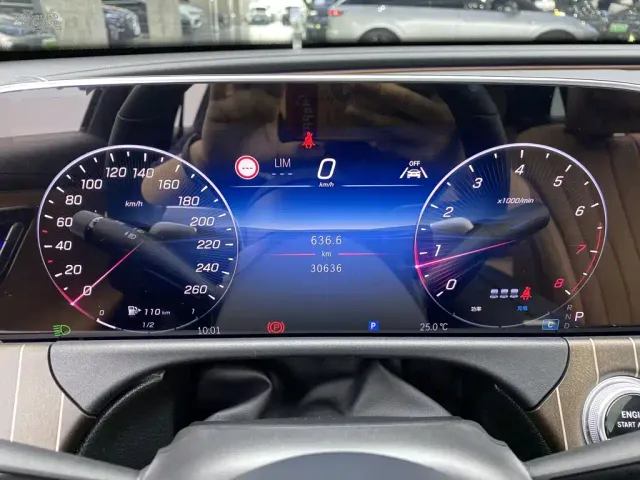 Mercedes-Benz E-Class — Фото автомобиля 16