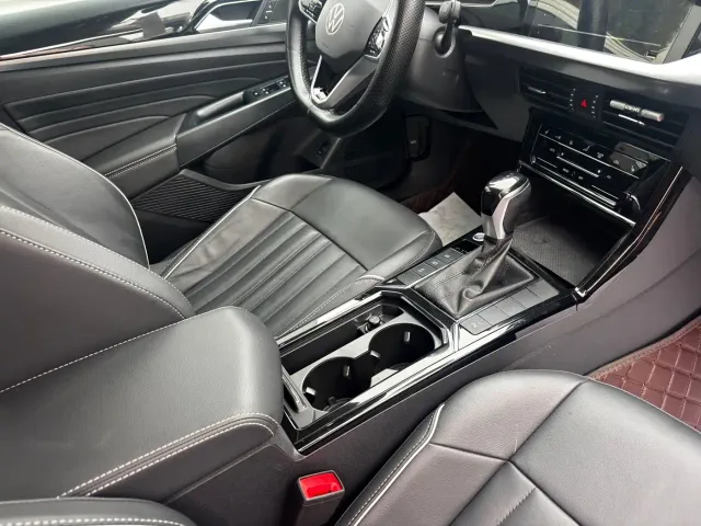 Volkswagen Passat — Фото автомобиля 7