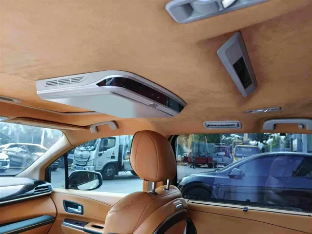 Toyota Sienna — Фото автомобиля 7
