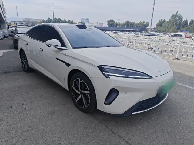 BYD Seal 07 DM-i — Фото автомобиля 3