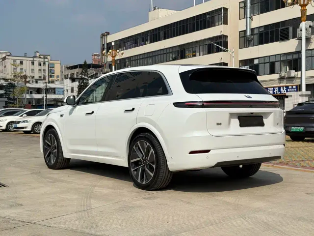 Li Auto L7 — Фото автомобиля 3