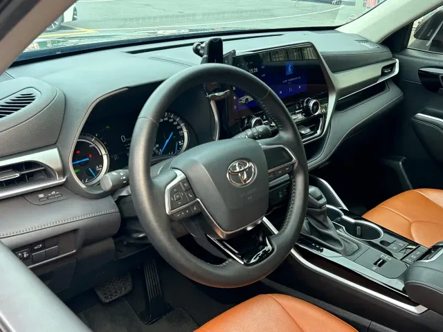 Toyota Highlander — Фото автомобиля 12