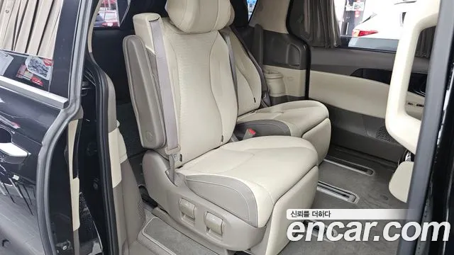 Kia Canival Новый Carnival 4 поколение Бензин 7 мест Hi-Limousine — Фото автомобиля 12