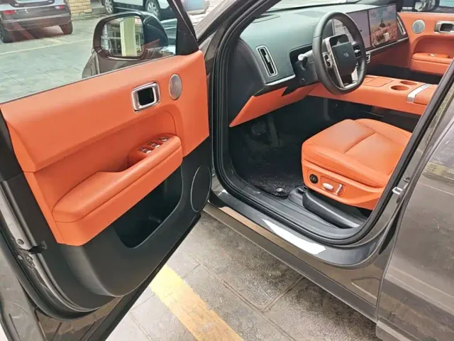 Li Auto L6 — Фото автомобиля 15