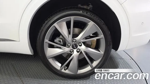 Genesis GV70 2.5T Бензин AWD — Фото автомобиля 16