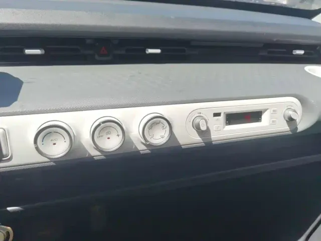 Wuling Hongguang Mini EV — Фото автомобиля 12