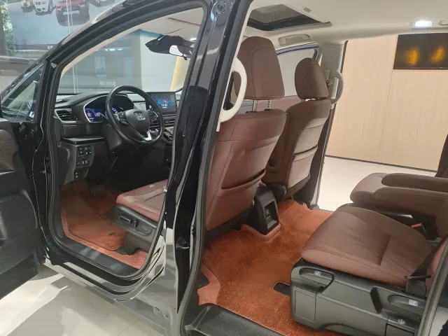 Honda Odyssey — Фото автомобиля 14