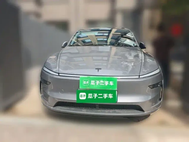 Tesla Model Y — Фото автомобиля 2