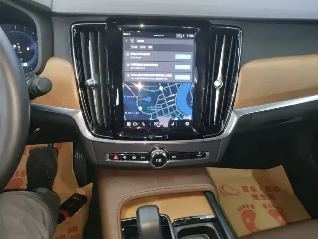 Volvo S90 — Фото автомобиля 4