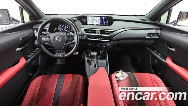 Lexus UX — Фото автомобиля 7