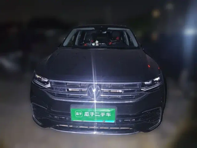 Volkswagen Tiguan L — Фото автомобиля 2