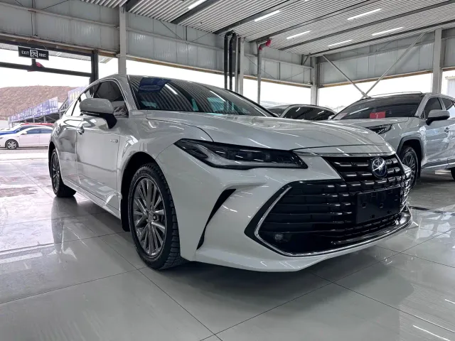 Toyota Avalon — Фото автомобиля 3