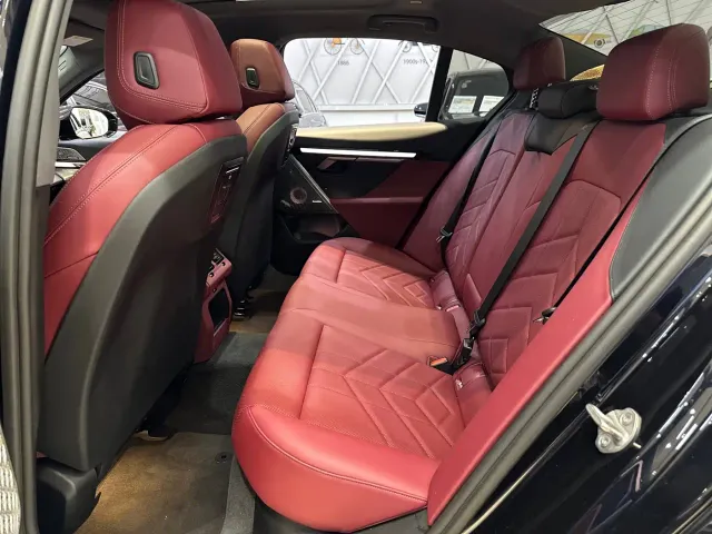 BMW 5 Series — Фото автомобиля 7