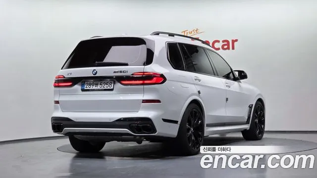 BMW X7 M60i xDrive M Sport 6 мест — Фото автомобиля 2