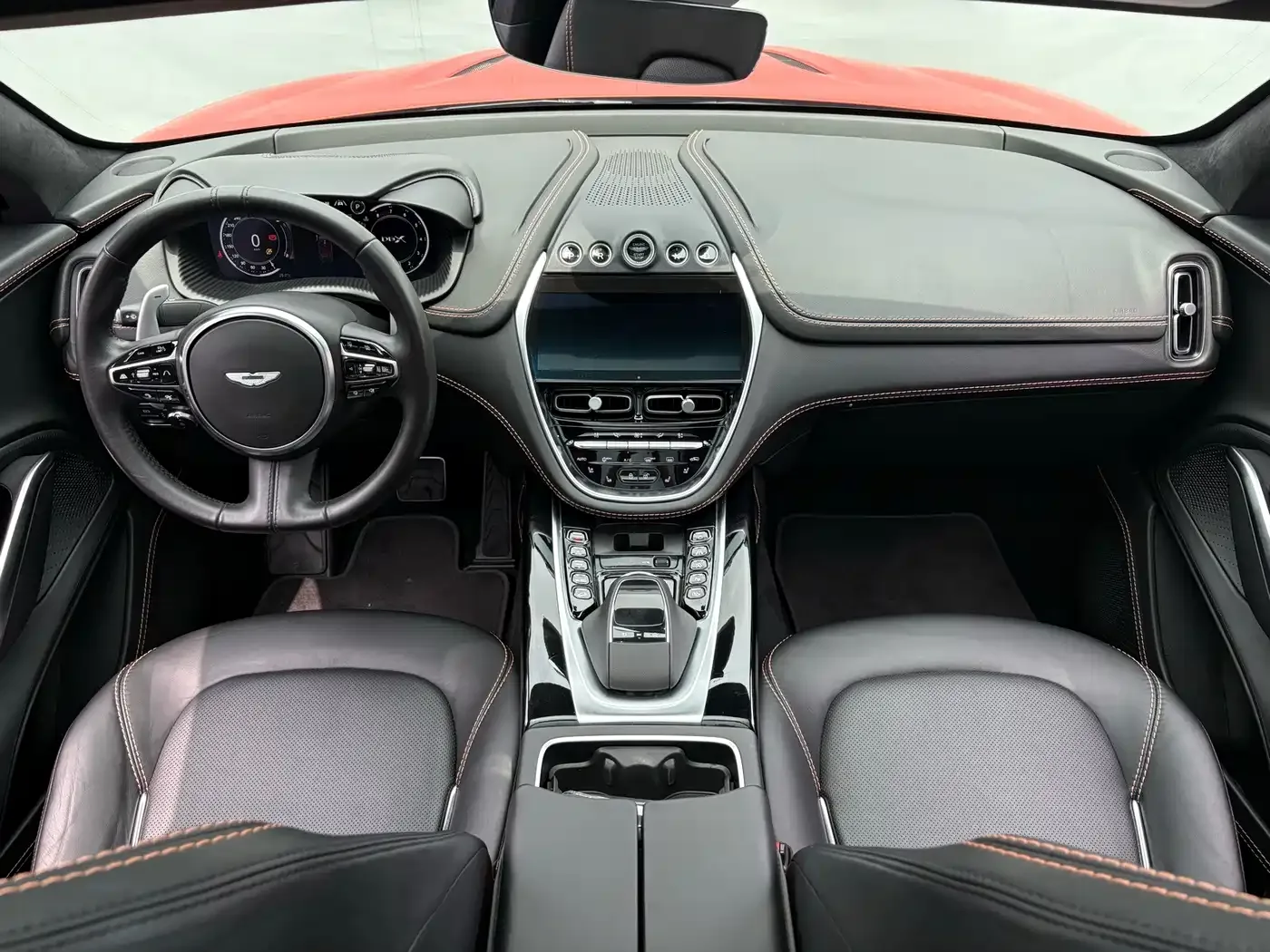 Aston Martin Aston Martin DBX 2020 4.0T V8 — Фото автомобиля 6