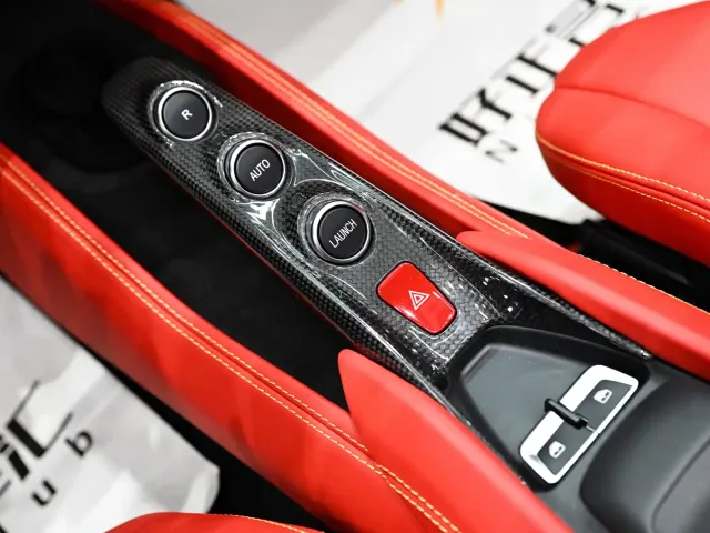 Ferrari F8 — Фото автомобиля 16