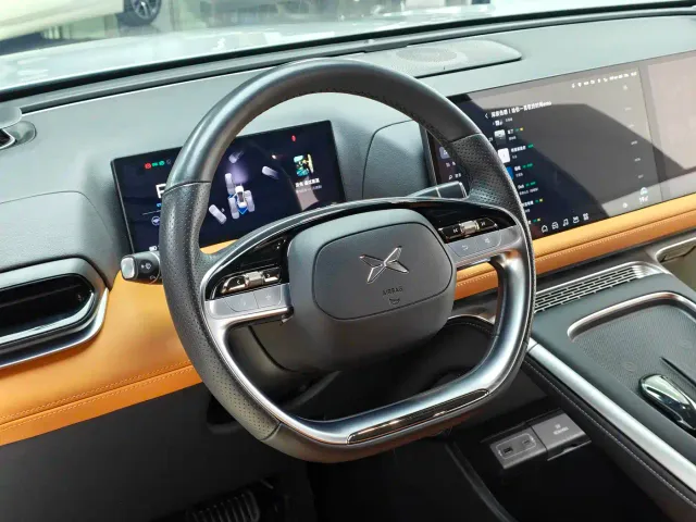 Xpeng G9 — Фото автомобиля 10
