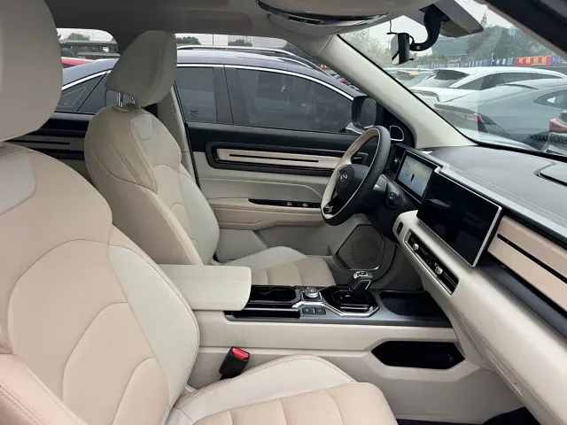 Geely ICON — Фото автомобиля 8