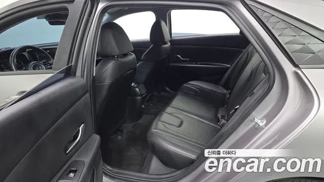 Hyundai Avante CN7 — Фото автомобиля 18