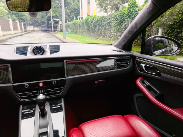 Porsche Macan — Фото автомобиля 10