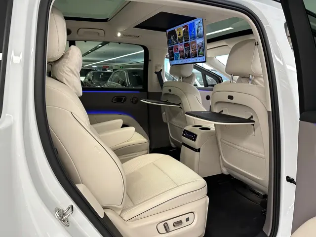 Li Auto i8 — Фото автомобиля 15