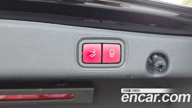 Mercedes-Benz E-Class — Фото автомобиля 26