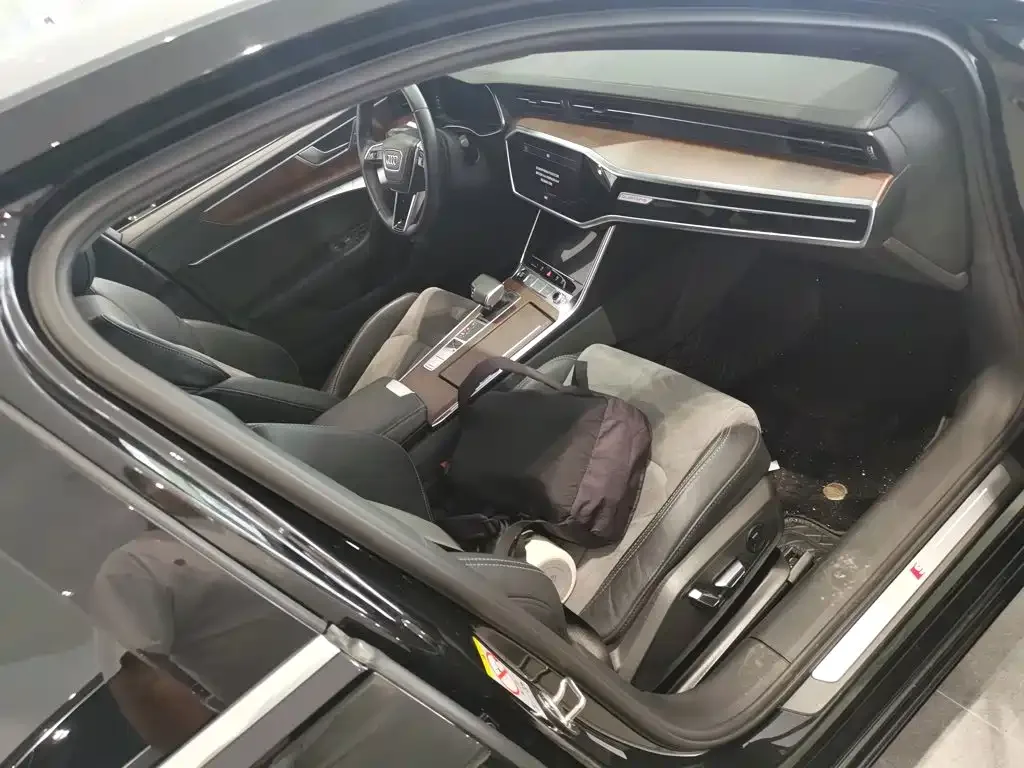 Audi Audi A6L 2023 45 TFSI quattro Premium Dynamic — Фото автомобиля 8