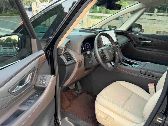 Toyota Vellfire — Фото автомобиля 7