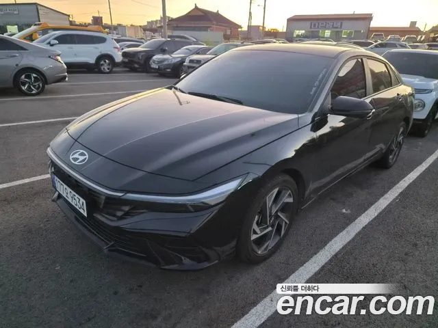 Hyundai Avante CN7 — Фото автомобиля 2