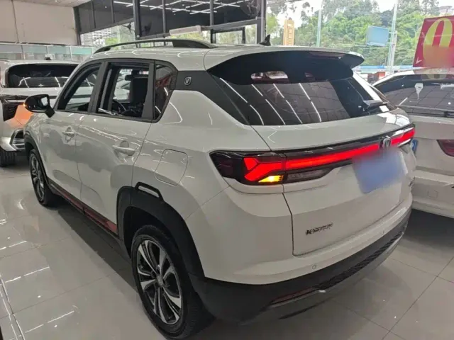 Changan CS35 Plus — Фото автомобиля 4