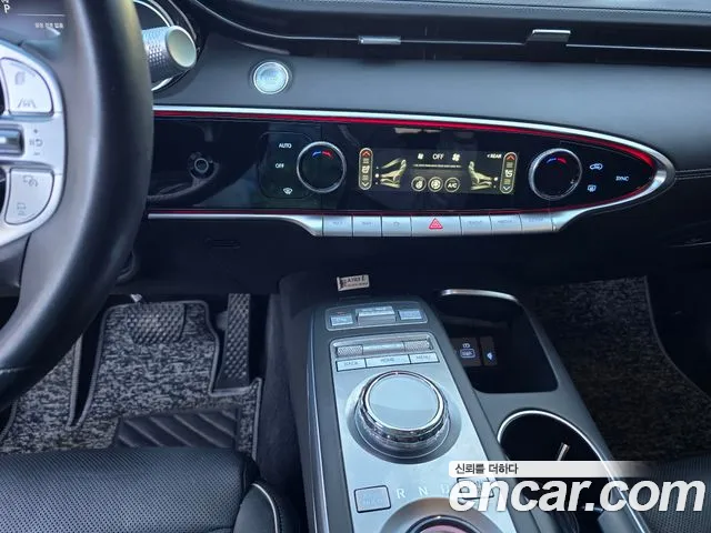 Genesis GV70 — Фото автомобиля 11
