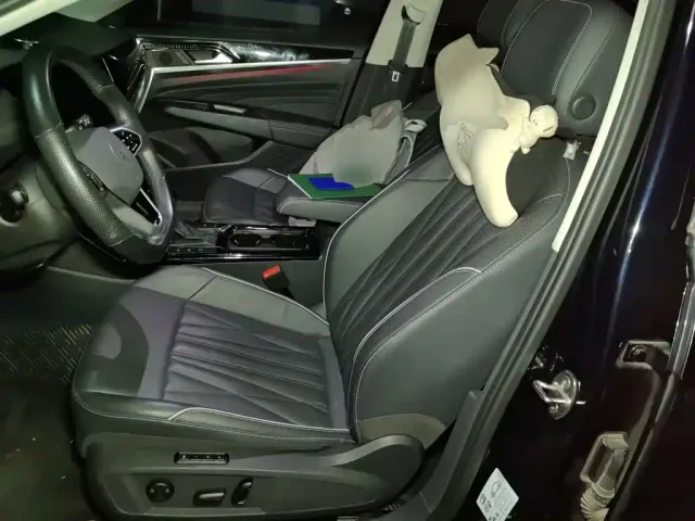 Volkswagen Passat — Фото автомобиля 11