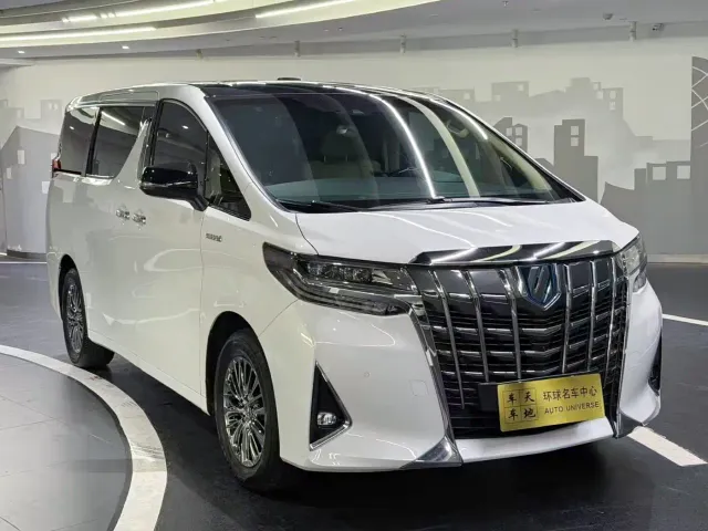 Toyota Alphard — Фото автомобиля 3