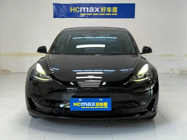 Tesla Model 3 — Фото автомобиля 2