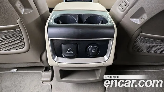 Kia Canival Новый Carnival 4 поколение Дизель 9 мест Signature — Фото автомобиля 16