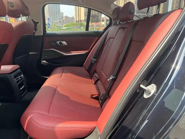 BMW 3 Series — Фото автомобиля 11