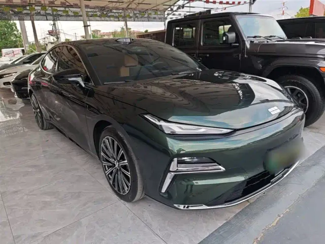 Geely Galaxy Xingyao 8 — Фото автомобиля 3