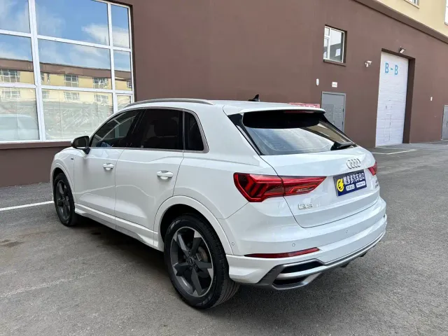 Audi Q3 — Фото автомобиля 4