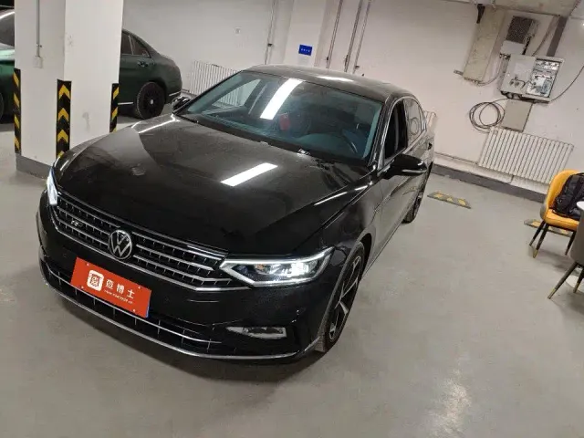 Фотография автомобиля — Volkswagen Magotan