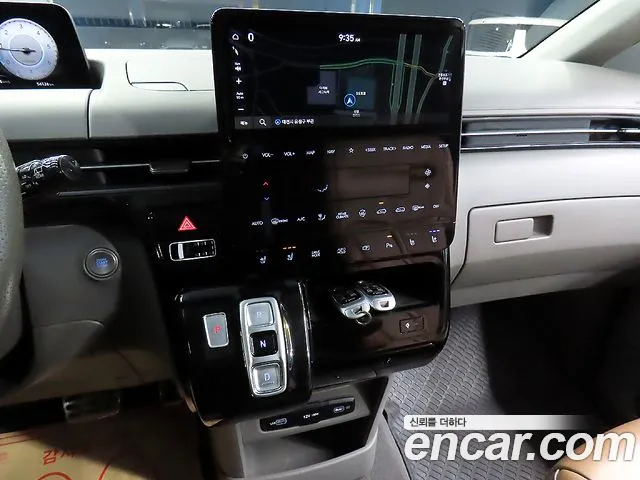 Hyundai Staria Staria 4WD Lounge 9 мест — Фото автомобиля 11