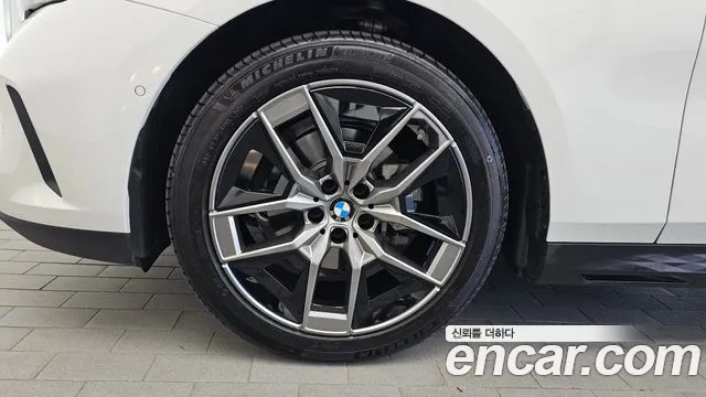 BMW 5 Series G60 — Фото автомобиля 5