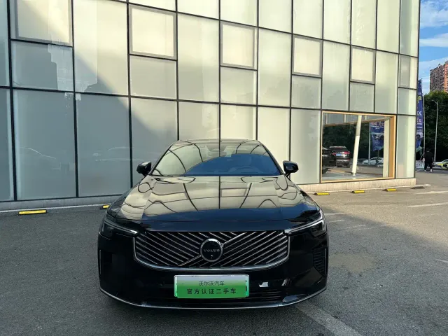 Volvo S90 — Фото автомобиля 2