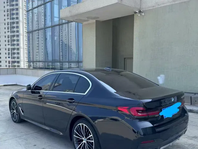 BMW 5 Series — Фото автомобиля 4