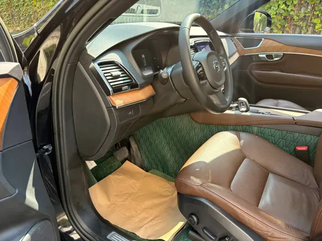Volvo XC90 — Фото автомобиля 4