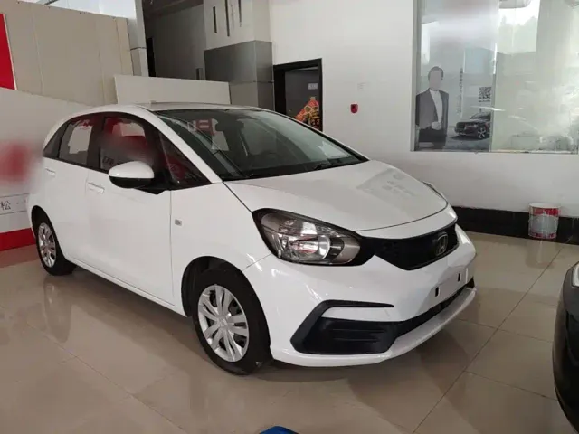 Honda Fit — Фото автомобиля 3