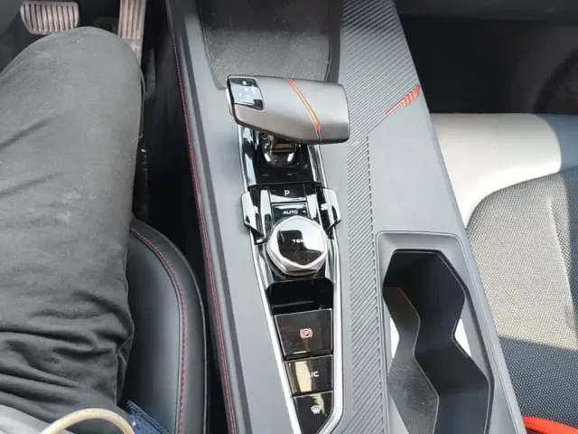 Changan Z6 — Фото автомобиля 13