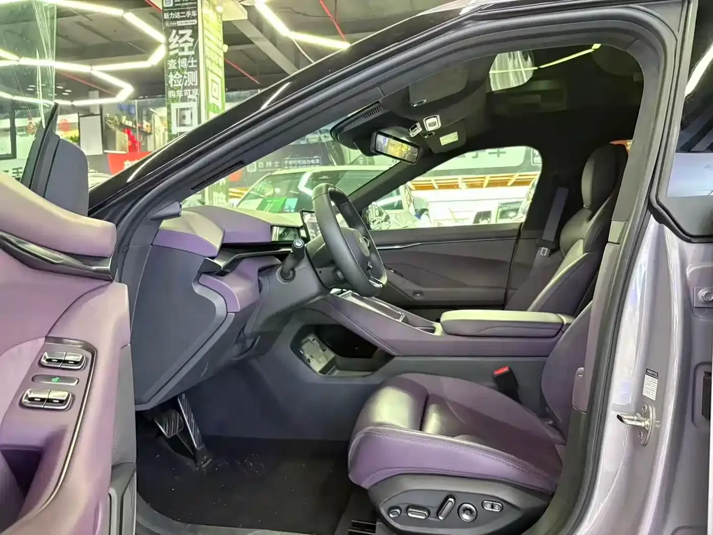 XPeng XPeng P7 2025 Base Model — Фото автомобиля 8
