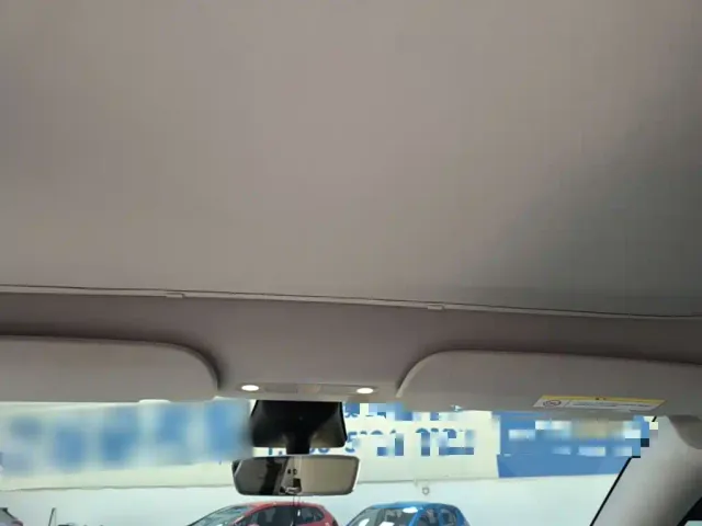 Tesla Model Y — Фото автомобиля 17